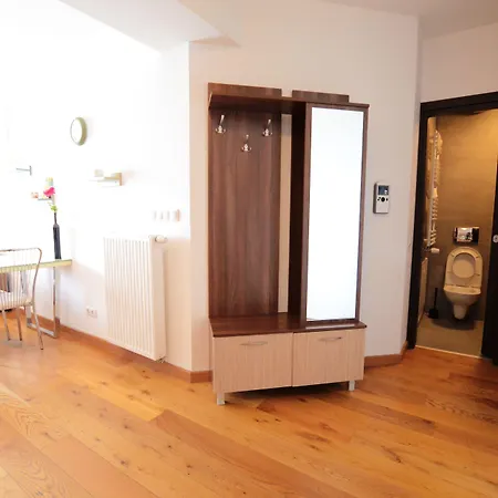 Upground Aparthotel 3*