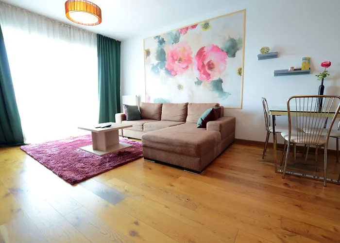 Upground Aparthotel 3*