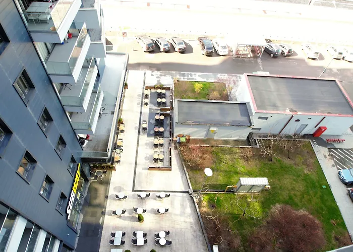 Upground 3* Bucureşti